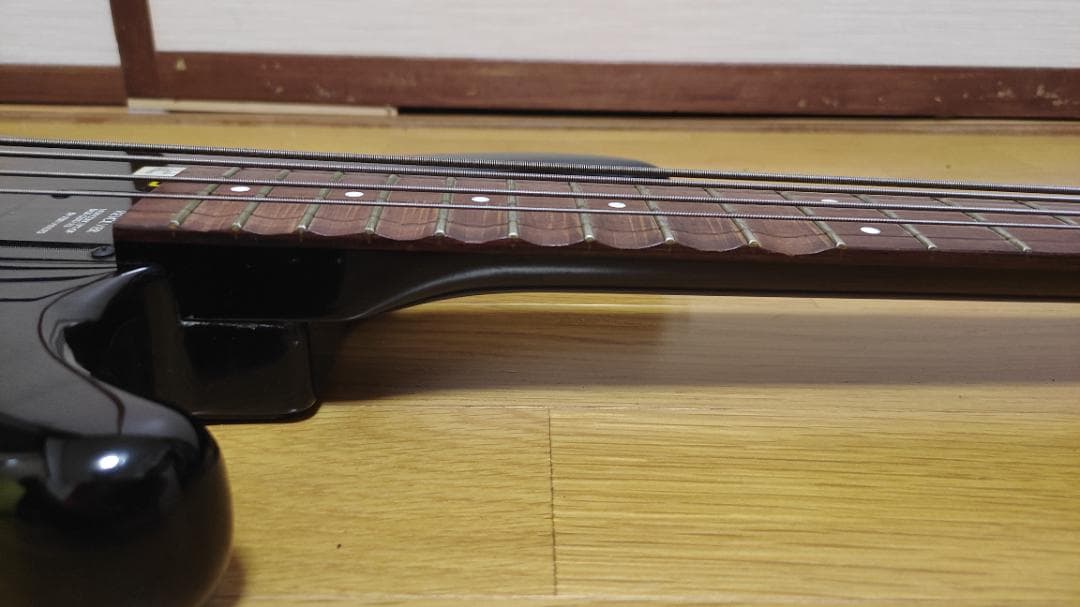 ベース Fernandes Bass