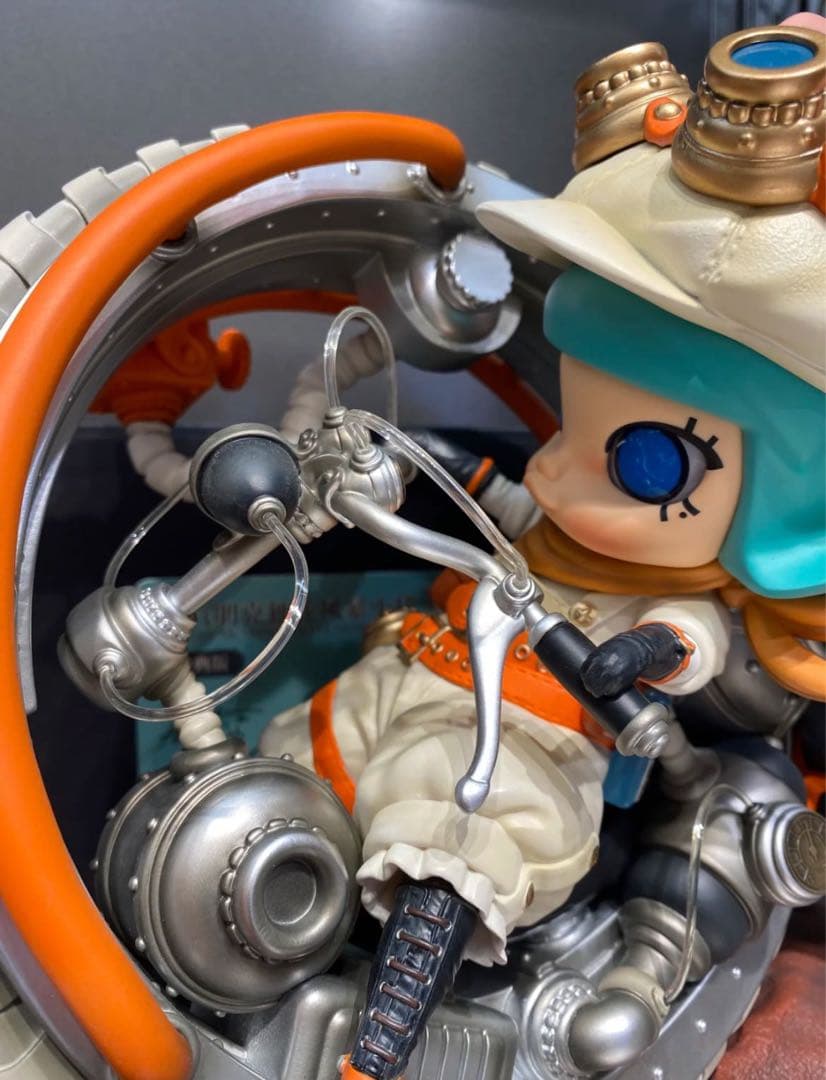 デザイナーズトイ 末那末匠 ポップマート  Molly フィギュア C