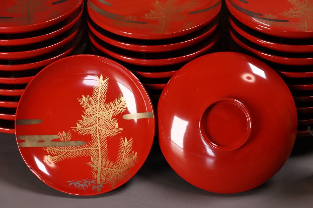 時代木製漆器 松に霞図 朱塗引き盃 二十九客 金蒔絵 小皿 木皿 MA350