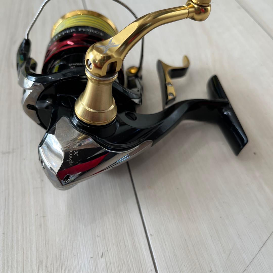 2500DXG スピニングリール ブラック/ゴールド