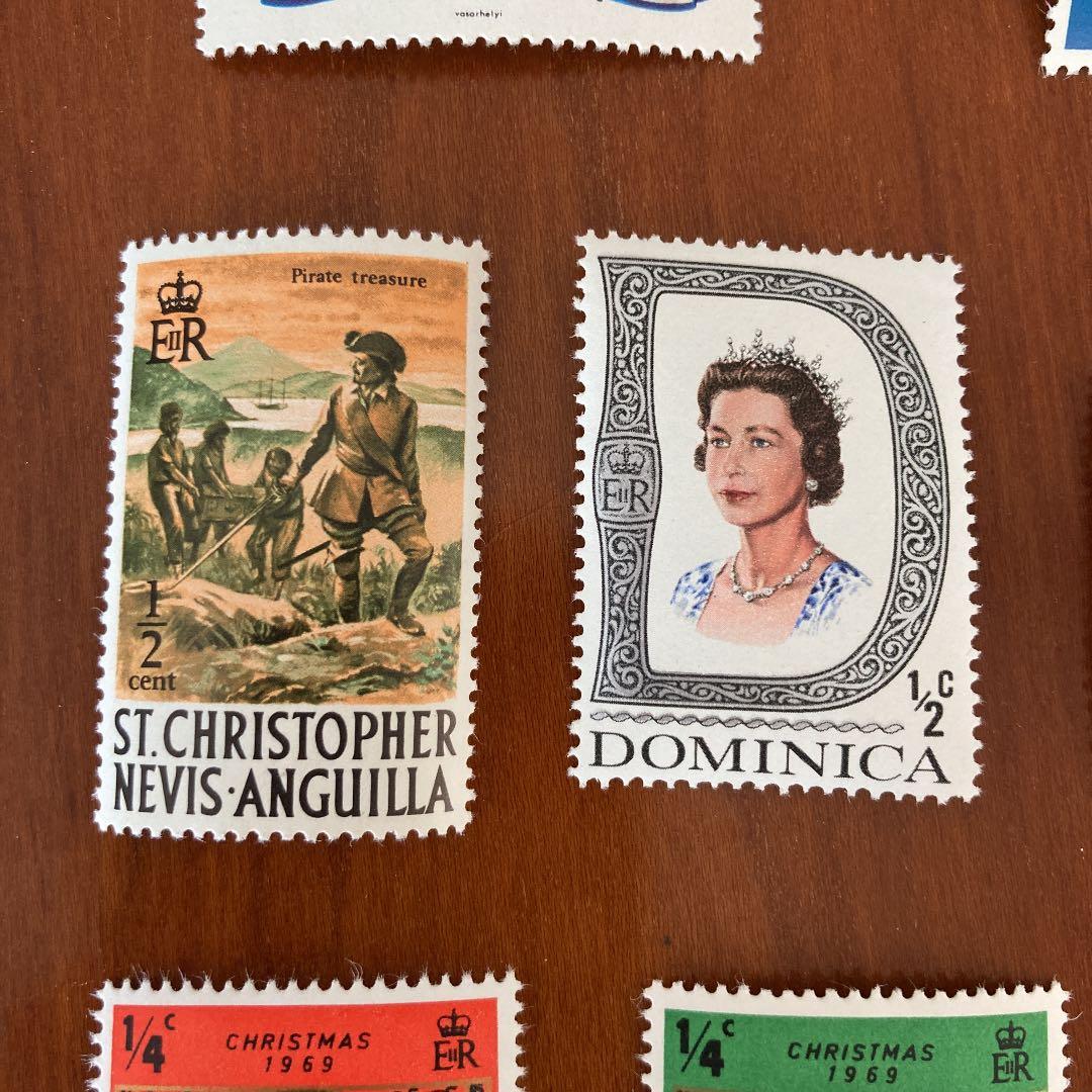 切手（エリザベス女王の肖像含む9枚）