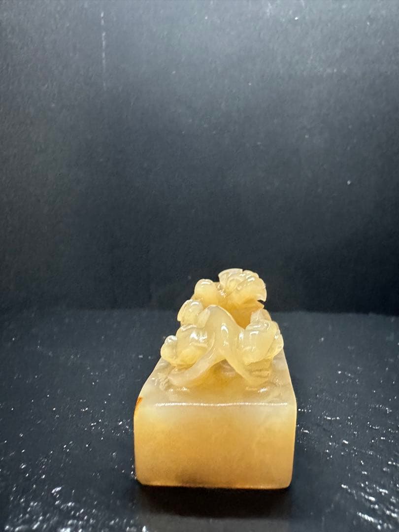 94ラオス石　瑞獣　北部黄　印石　印材　引首　4.6*2.4*2.9