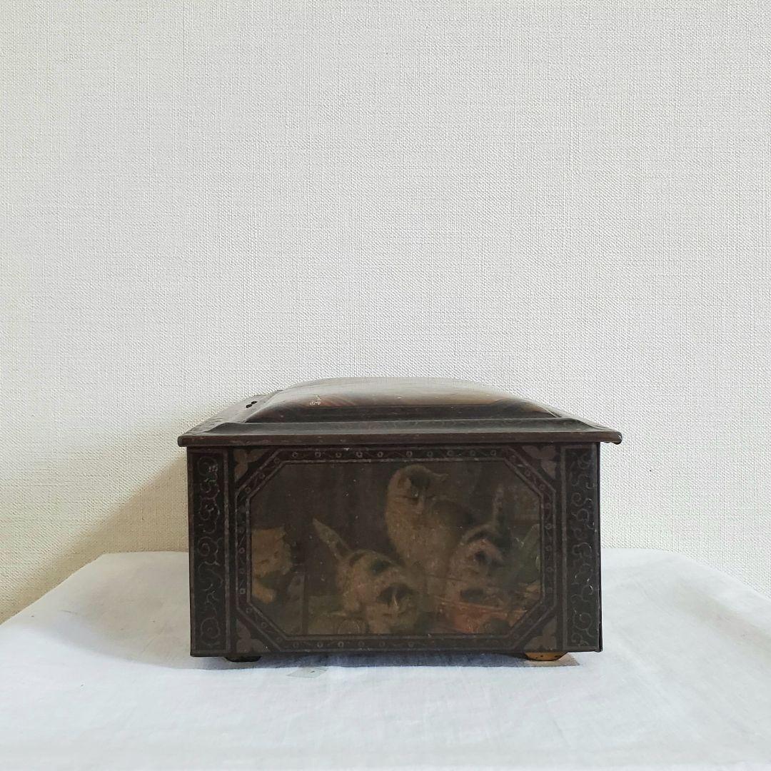 アンティーク　ネコの缶