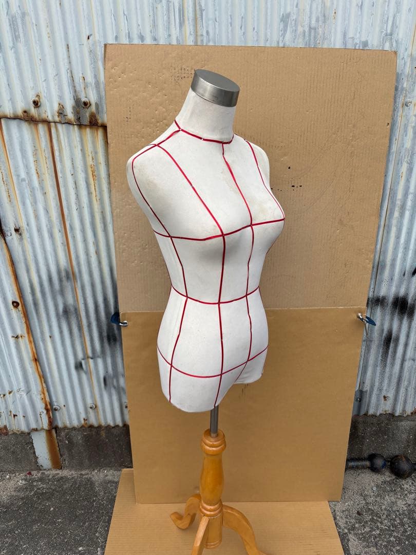ボディーライン入り　トルソー　マネキン　洋装ソーイング木製スタンド女性用