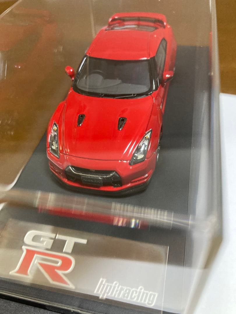HPI NISSAN R35 GT-R バイブラントレッド 1/43
