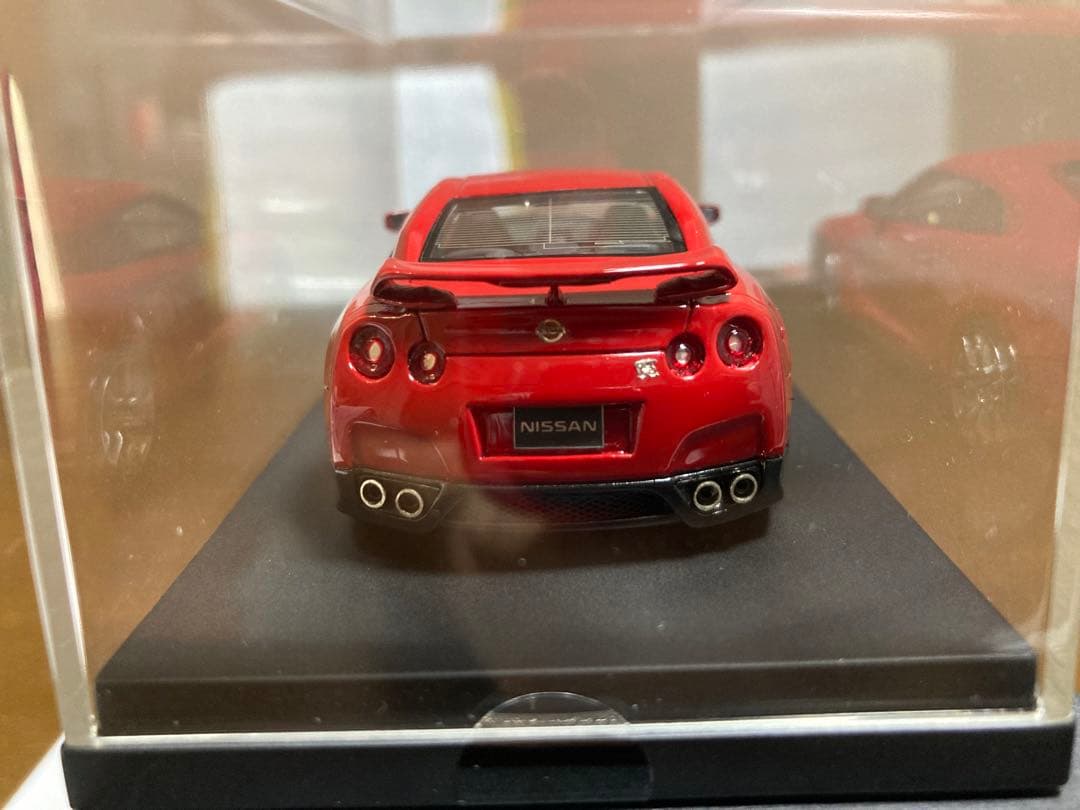 HPI NISSAN R35 GT-R バイブラントレッド 1/43