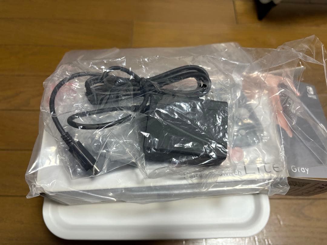 Nintendo Switch Lite（グレー）ほぼ未使用 新品ハードカバー付