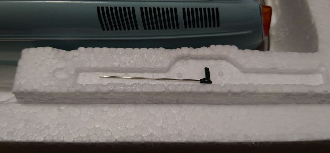 ミニチャンプス 1/18 VW 1600TL ファーストバック ライトブルー