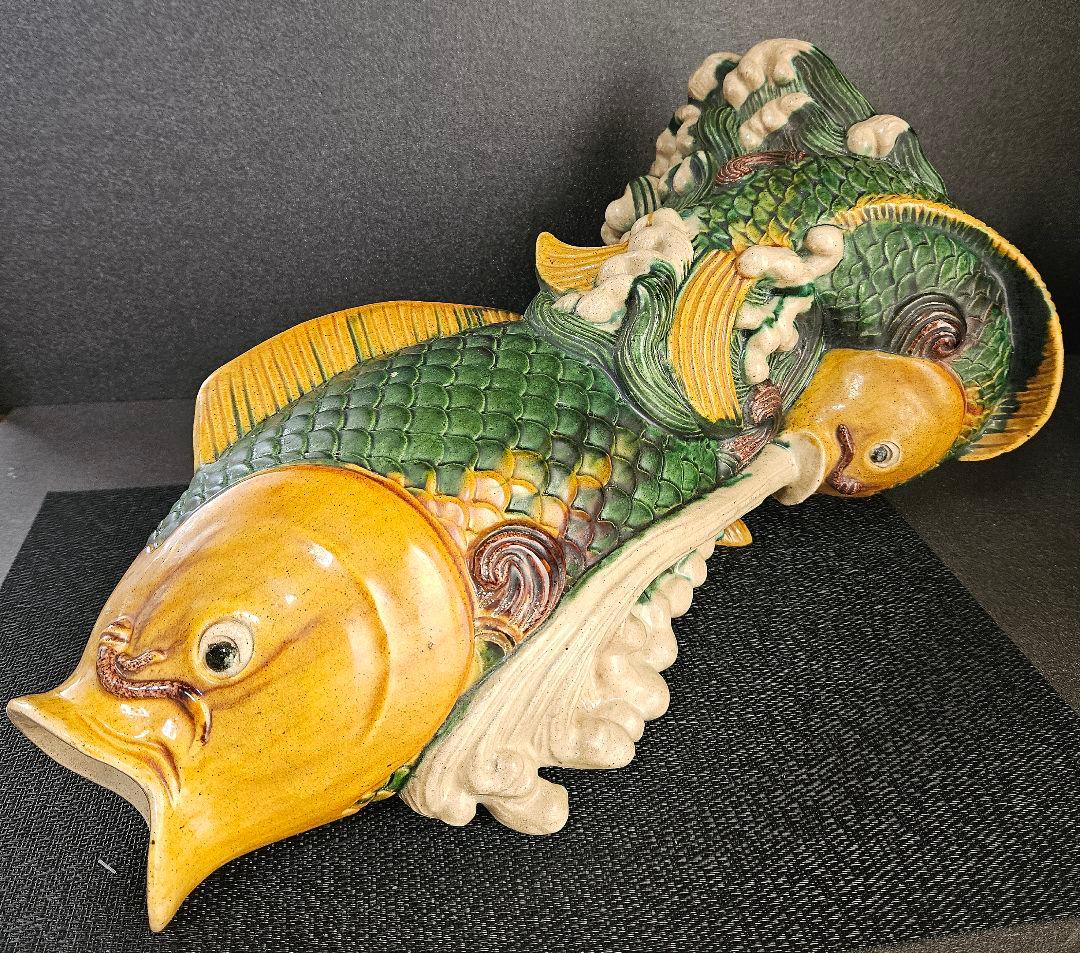 中国古美術　中国古陶磁器　中国古玩　黄緑交趾　鯉の滝登り　登龍門　置物　オブジェ