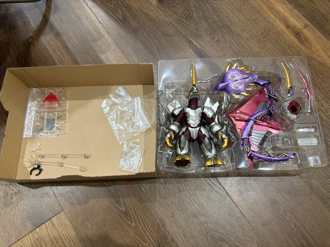 【説明必読】S.H.Figuarts ジェノサイダー　仮面ライダー龍騎