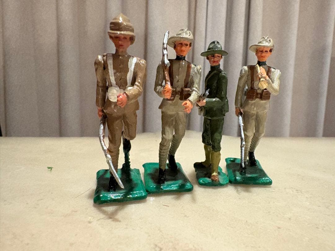 オーストラリア　兵隊人形