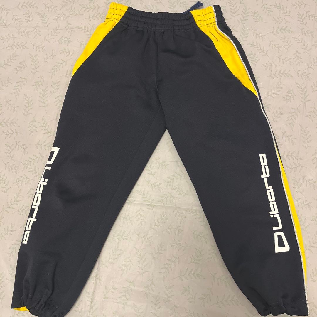 【美品】リベルタサッカースクールジャージ上下　115