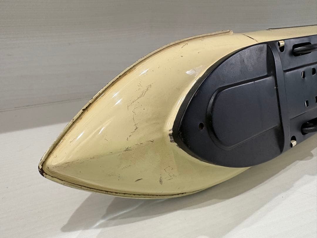 レトロな28000リニアモーターカー 日本製 クリーム色