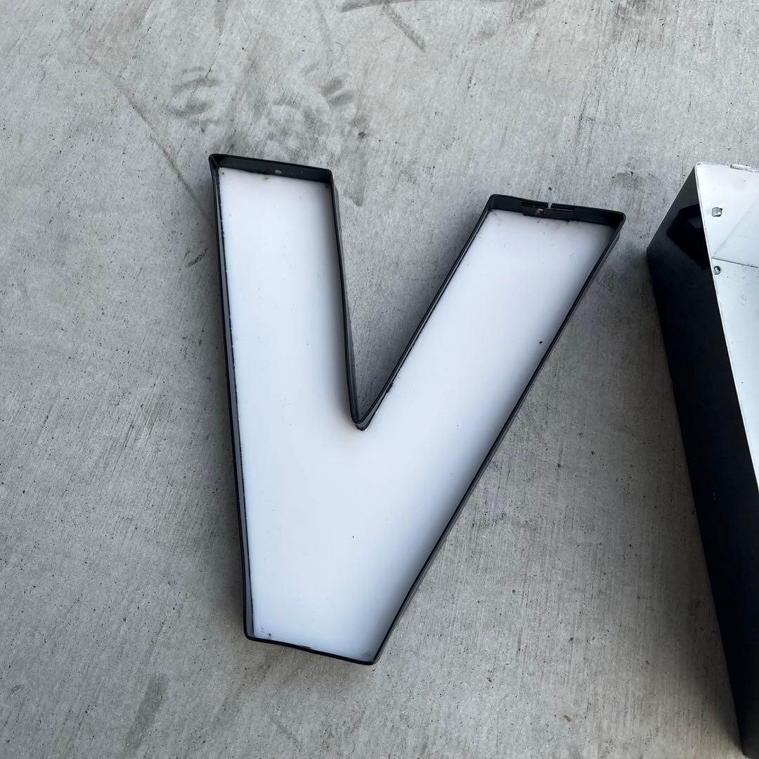 V 看板 アルファベット レターサイン 文字 アメリカ ビンテージ アンティーク