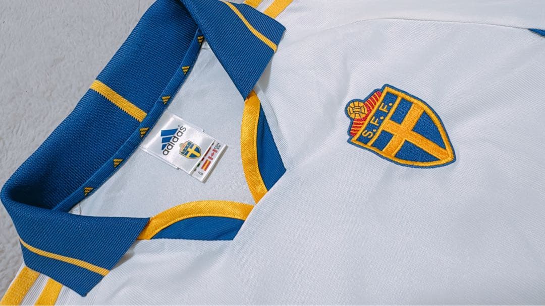 サッカー スウェーデン代表 アウェイ ユニフォーム