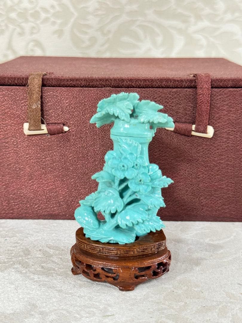 中国骨董　美術品　緑松石　彫刻　飾り物　木製台座付き