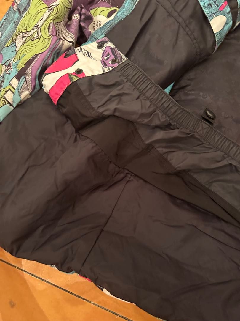 Burton コミックプリント スノーボードウェア 男性用　バートン　レディース