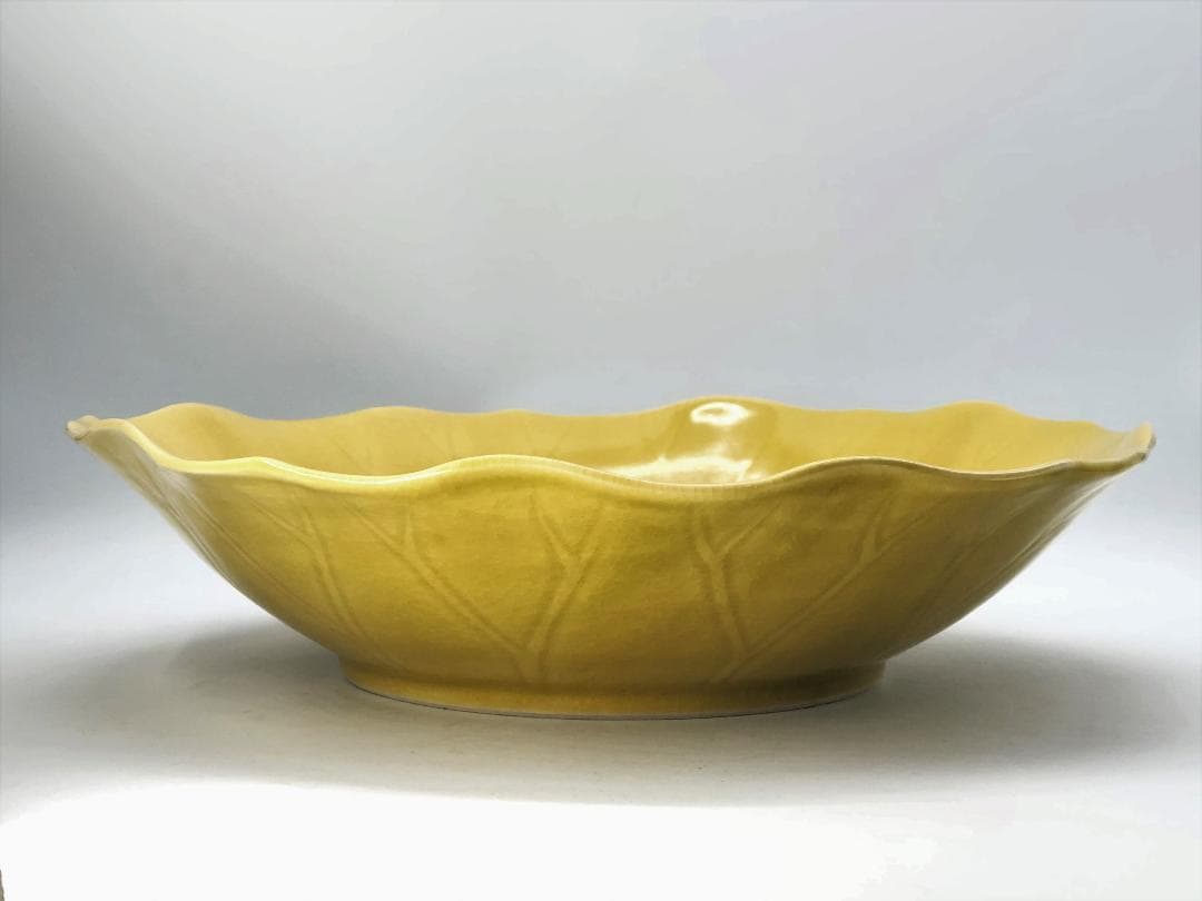 【 蓮葉形深皿/大鉢 】　黄瀬戸浜物　MADE IN JAPAN 　明治～大正期