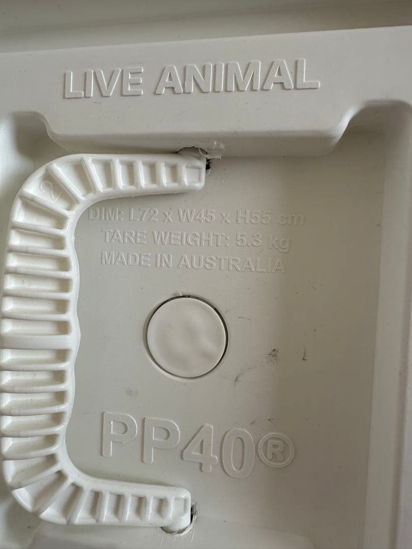 犬用ケージ （国際規格）送料込み。 手渡しの場合、4500円に変更可。たのメル便