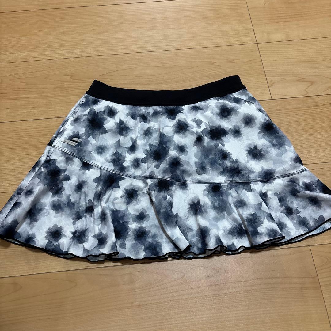 新品タグ付き‼️バボラ　テニスウェア　上下セット　トップス　スコート　花柄　O
