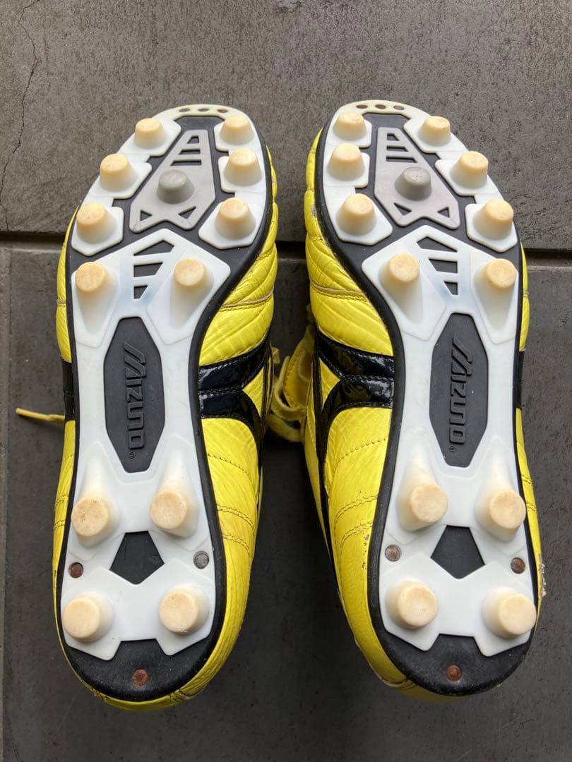 ちゃいちゃい Mizuno モレリア2 30周年モデル イエロー