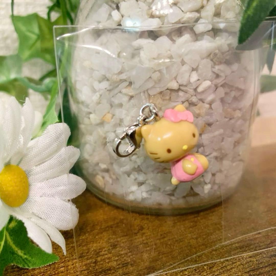 希少レア　ハローキティ　日焼け　横向き　ファスナーマスコット　2001