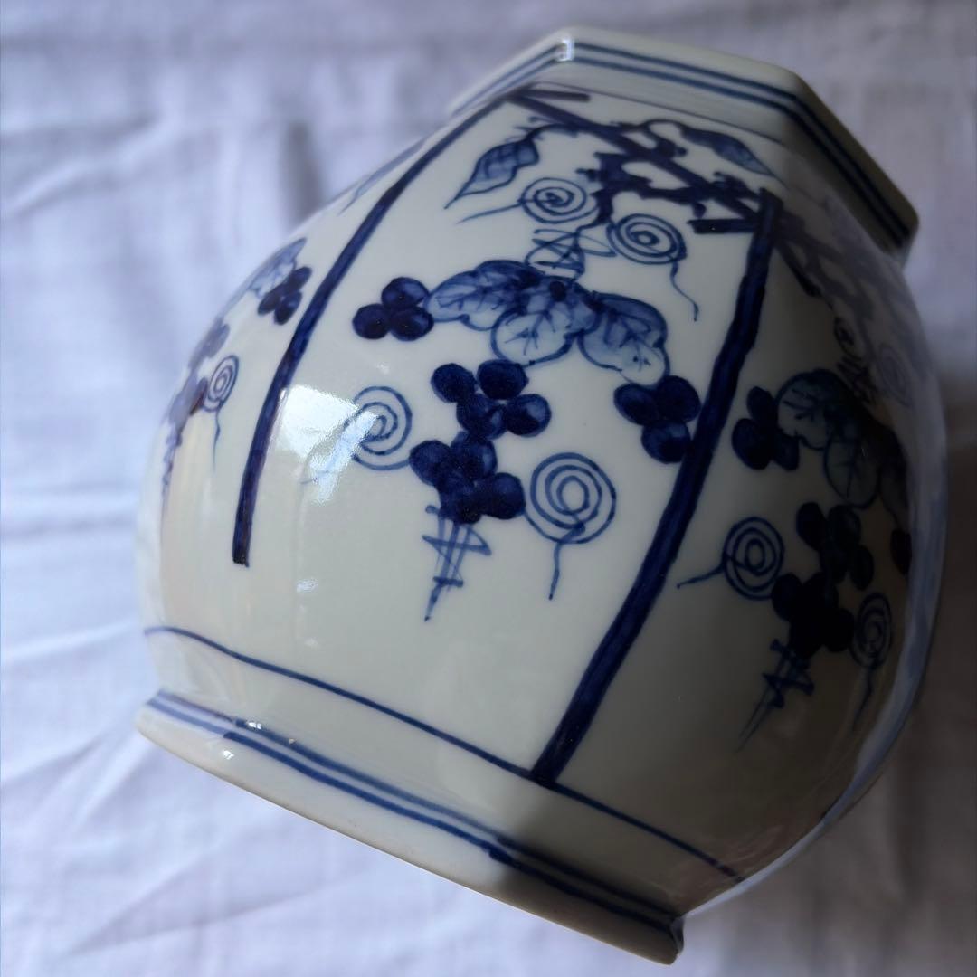 染付　青い葡萄柄　八角形　水差し