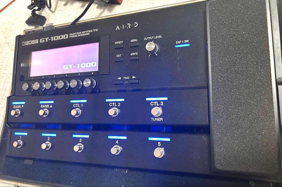 BOSS GT-1000 エフェクターボード付き