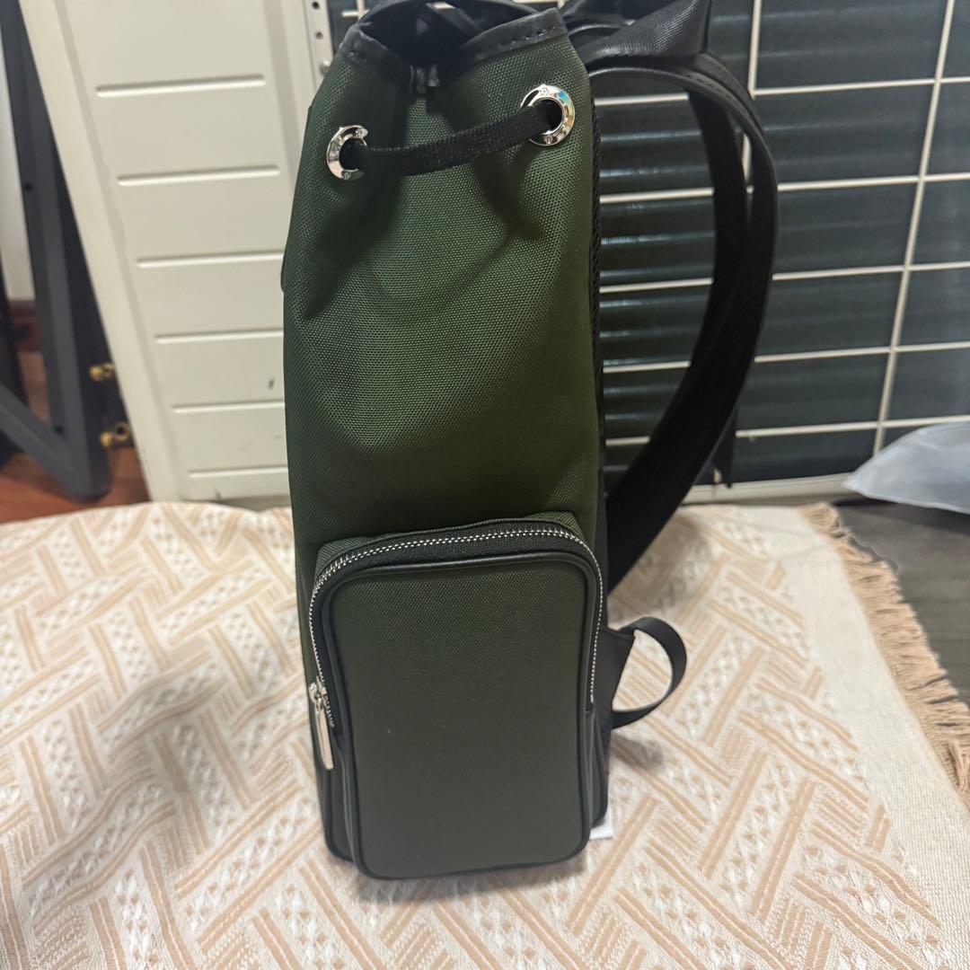 オリーブグリーン ナイロン バックパック