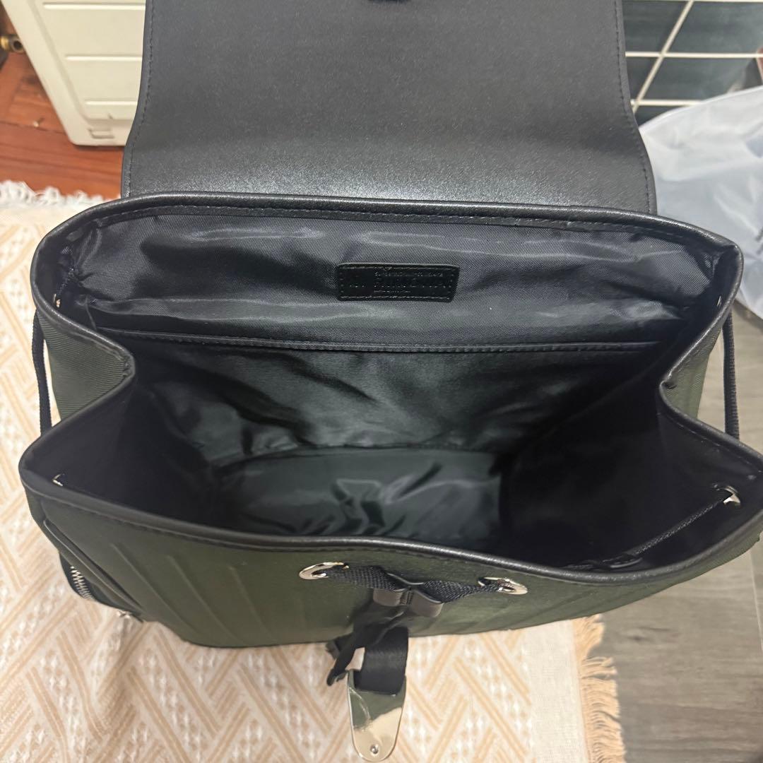 オリーブグリーン ナイロン バックパック