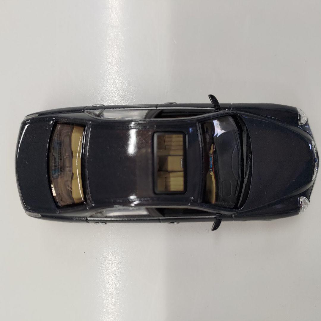 希少 缶ケース Lancia Thesis ミニカー