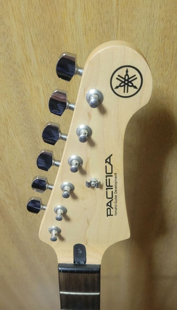 YAMAHA Pacifica 012 ホワイトカラー
