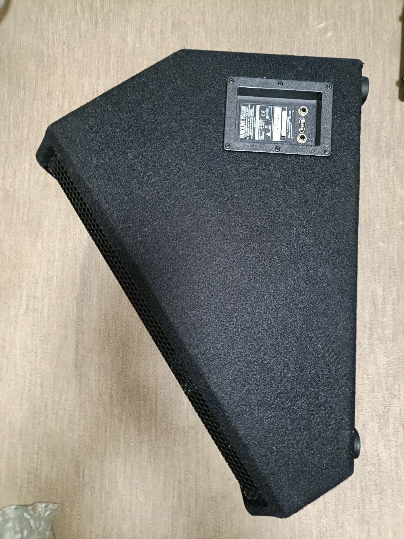 BEHRINGER EUROLIVE VS1220Fフロアモニター