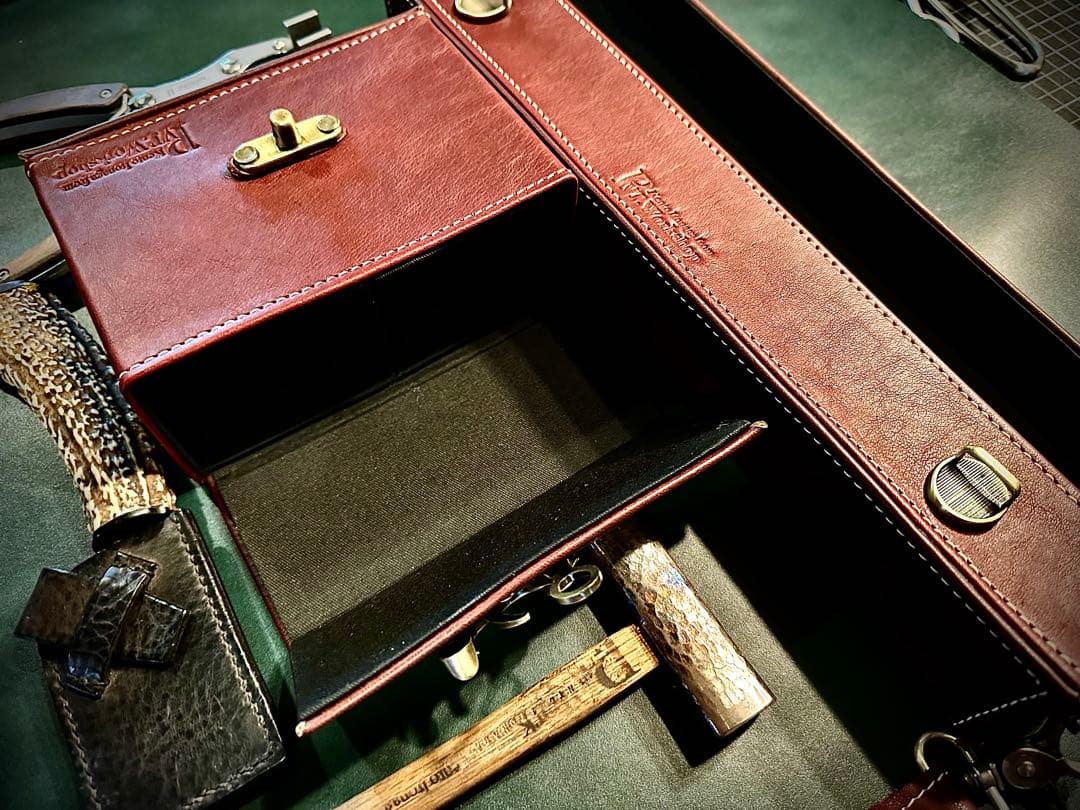 月末決算SALE！Pvt.Workshop 極　CL 本革　デッキケース　プレマ