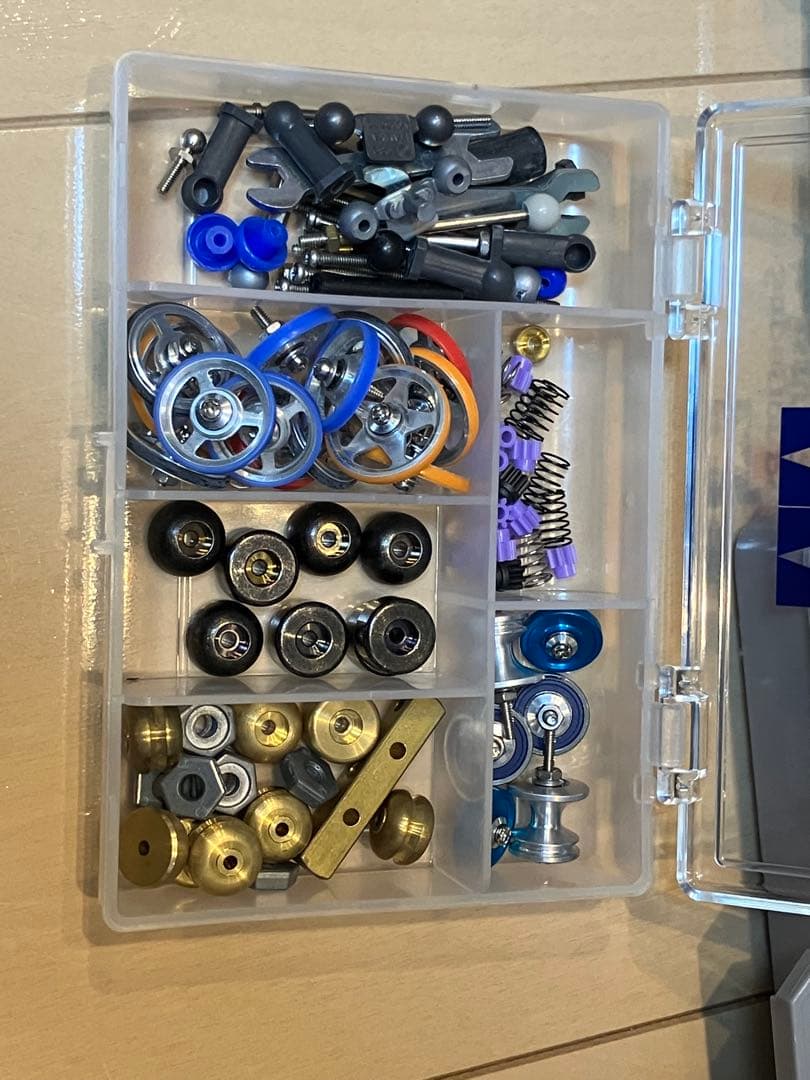 ミニ四駆 4台&ピットボックスセット