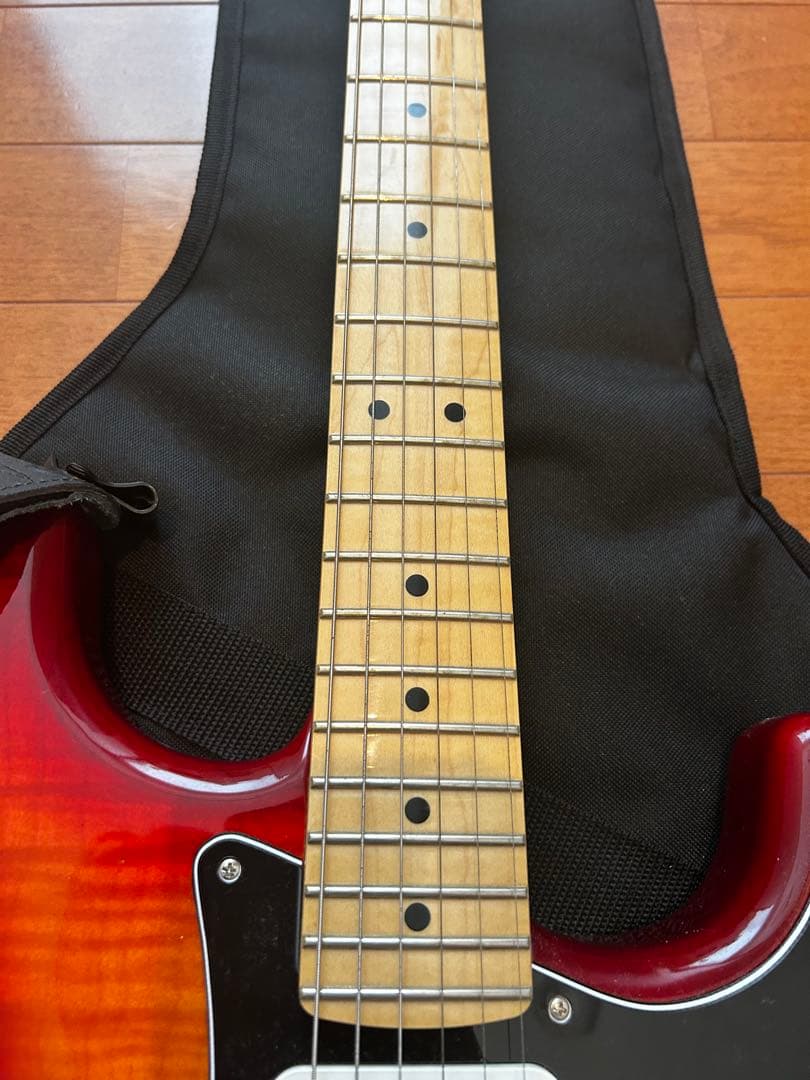ほぼ新品フェンダーFender Stratocaster CherryBurst