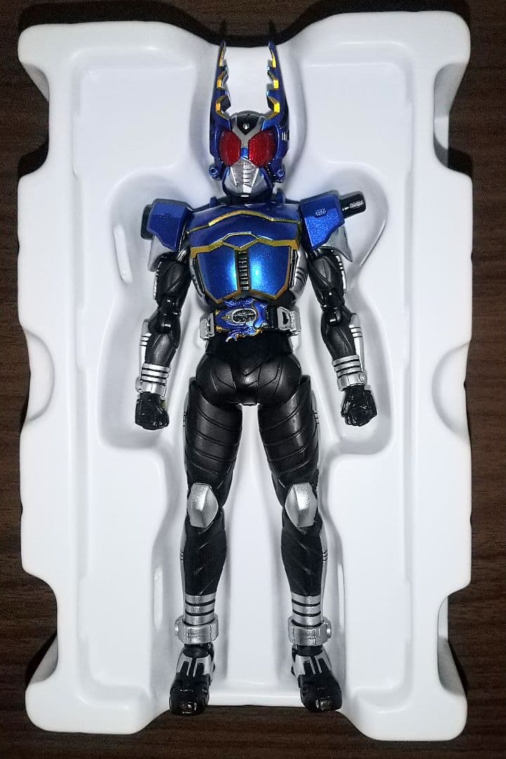 S.H.Figuarts(真骨彫製法)仮面ライダーガタック