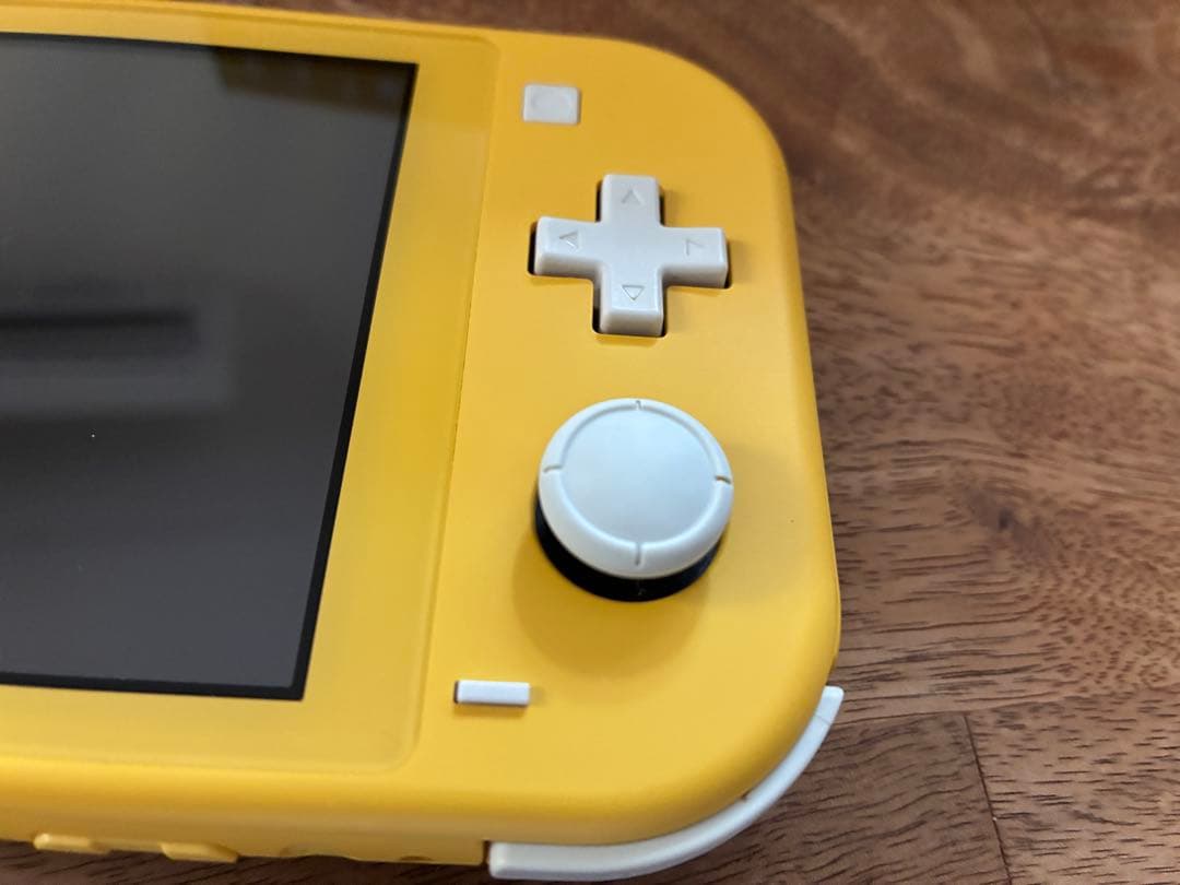 Nintendo Switch Light イエロー