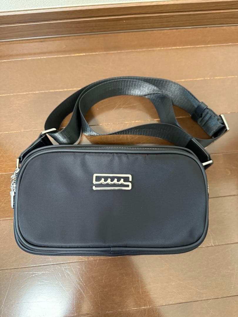 muta スリムショルダーバッグ　ブラック