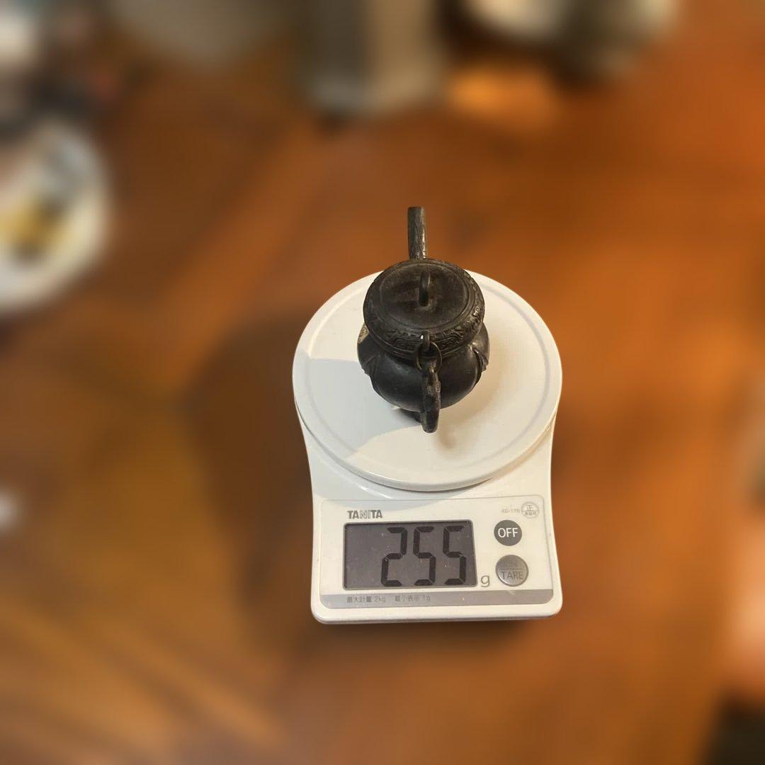 鋳鉄製の香炉の一点物ですお部屋のインテリアに最適です。