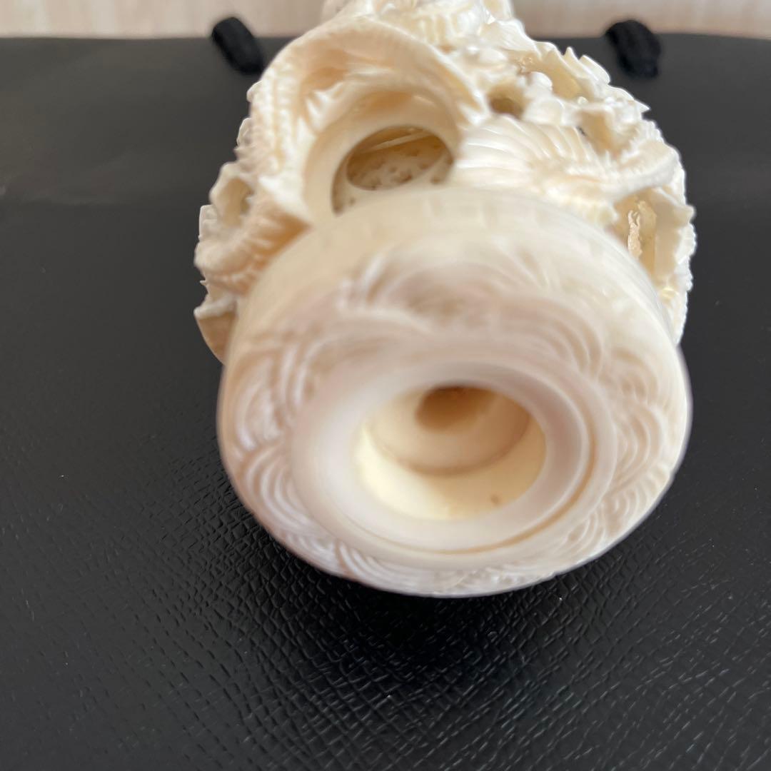 中国骨董　多層球象牙調のドラゴン彫刻花瓶