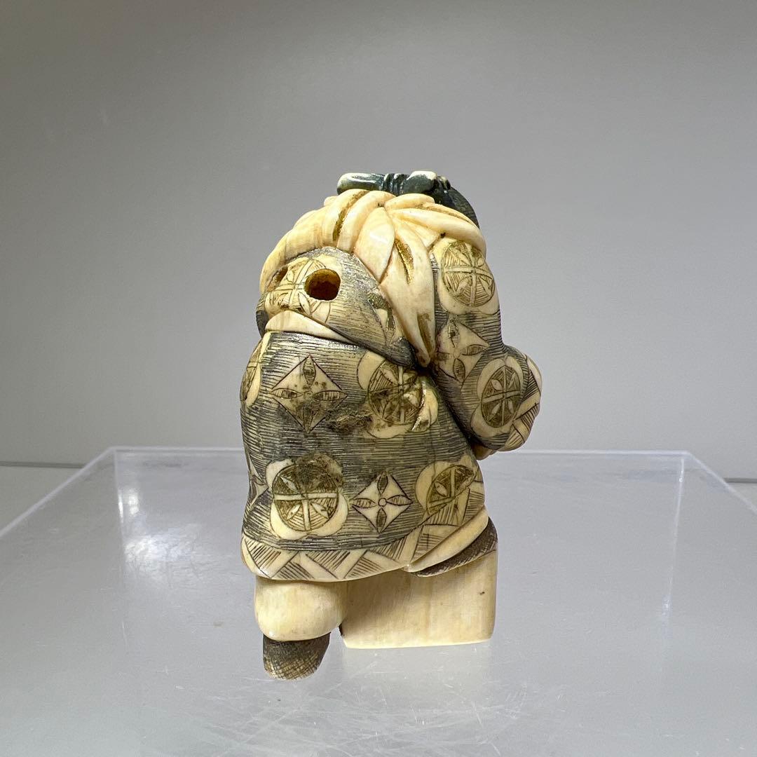 極上　人物に猿　根付34g 東里8-0108☆2F