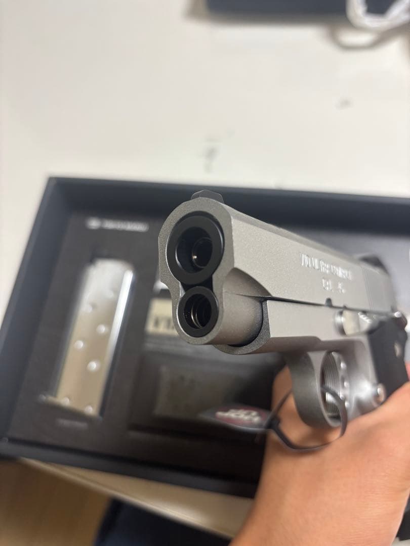 東京マルイ V10 ULTRA COMPACT ガスブローバック　シルバーモデル