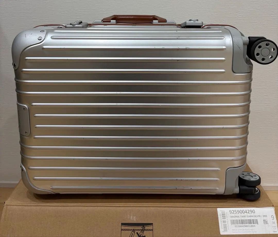 RIMOWAリモワ/キャビン ツイスト シルバー&ブラウン 55×40×23cm