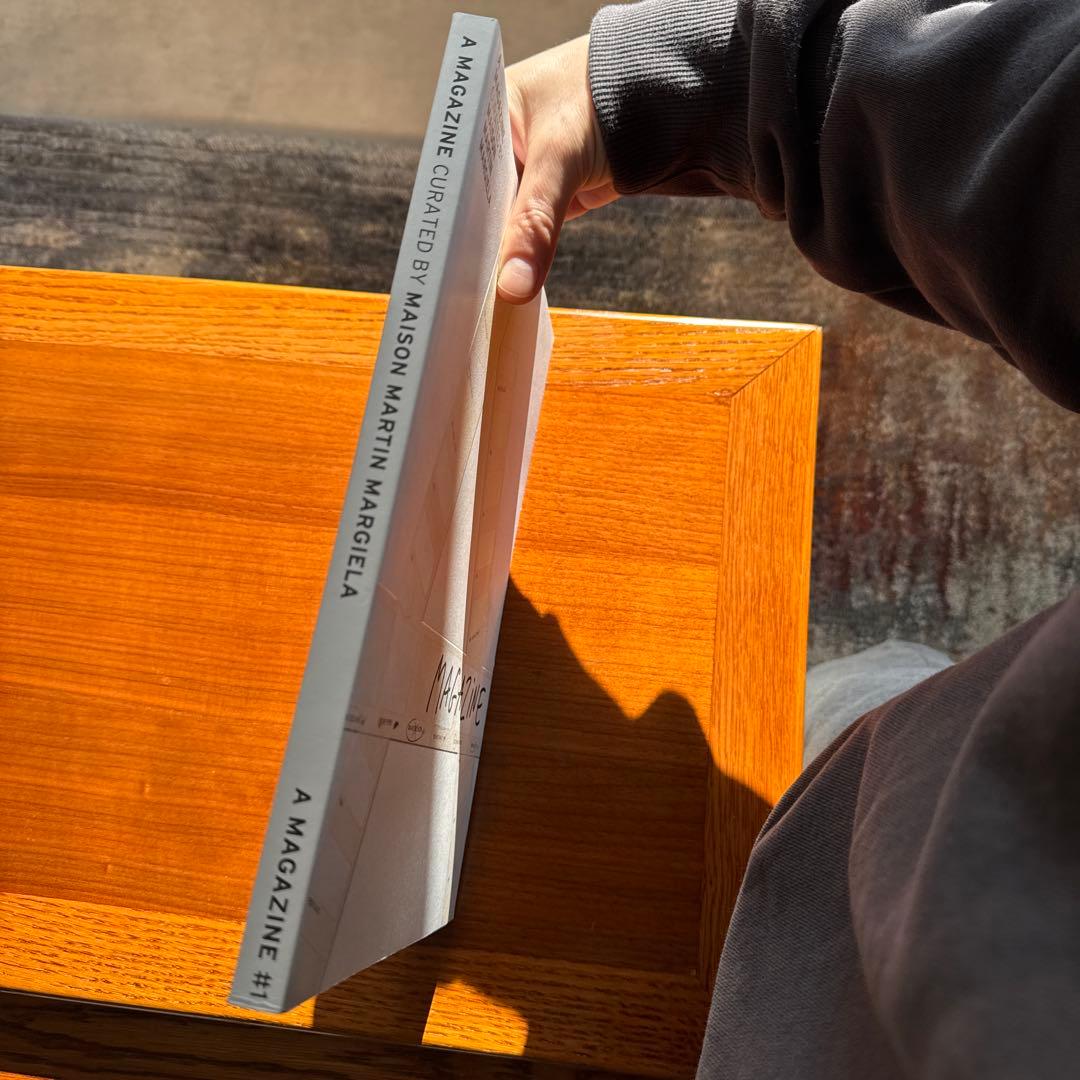 アート・デザイン・音楽 A Magazine Curated by Martin Margiela