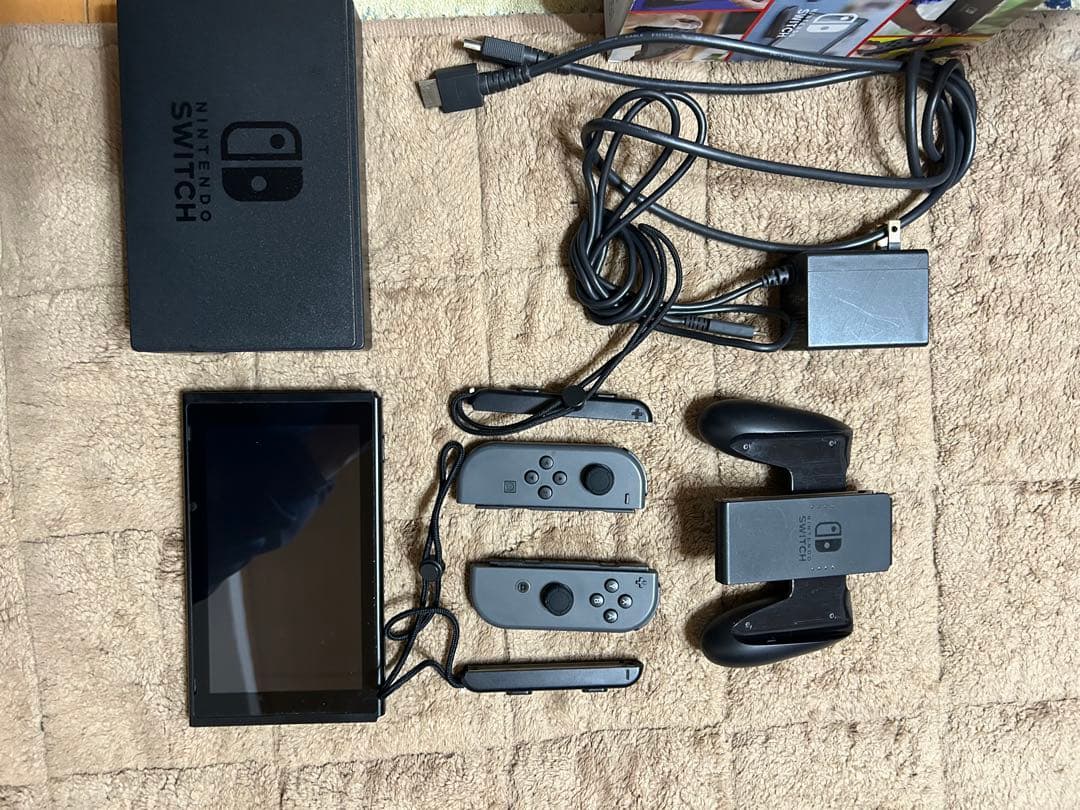 Nintendo Switch 本体 + Joy-Con + ドック