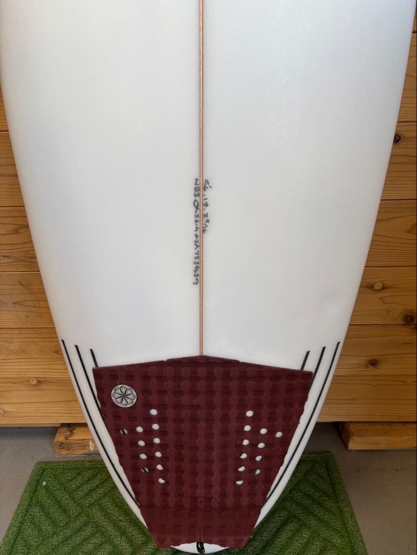 アルメリック ネックベアード3 5.6 サーフボード　ショートボード　fcs2