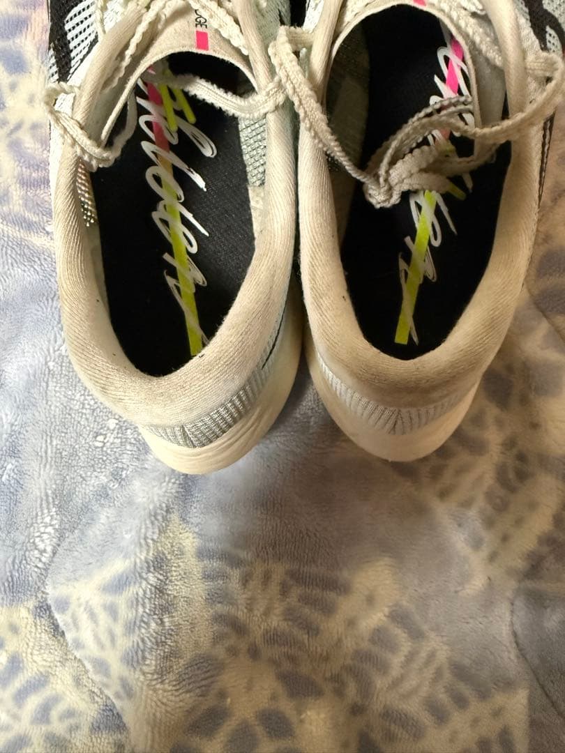 アシックスメタスピードエッジパリ 25.5