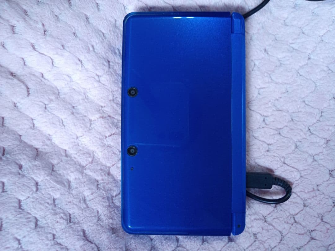 3DS本体と充電器とメモリーカードと桃鉄