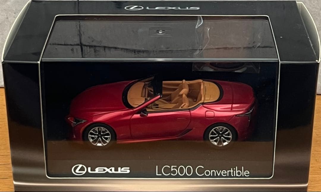 非売品　Lexus LC500 Convertible ミニカー 赤左ハンドル